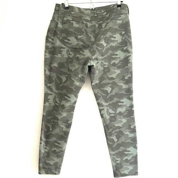 Style & Co Curvy Skinny Leg Camouflage Jeans - Picture 3 of 3